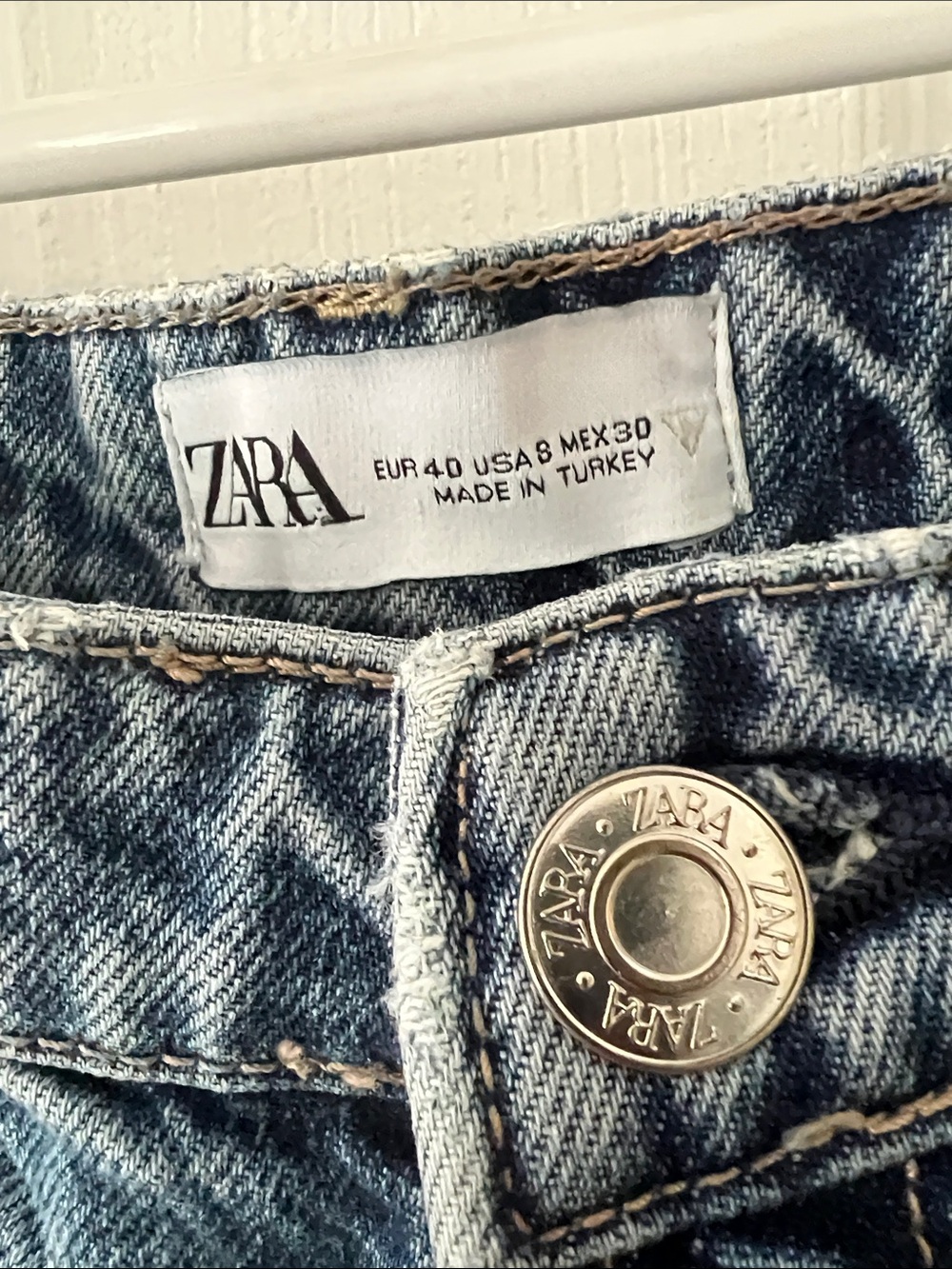 *FINAL OFFER* Zara Women’s Straight Ripped Denim Jeans - Medium Blue - Picture 2 of 6